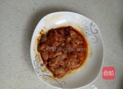 彩椒木耳炒肉片的做法图解4