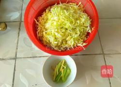 清炒卷心菜的做法图解1
