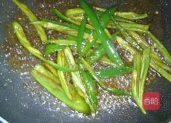 青椒炒烧鸡翼的做法图解4