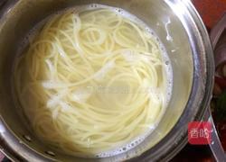 罗勒圣女果拌面的做法图解2