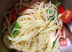 罗勒圣女果拌面的做法图解7