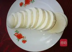 Illustration of how to make egg steamed bun slices 2