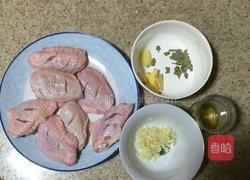 蒜香鸡翅的做法图解1