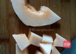 哈密瓜果蔬酸奶沙拉的做法图解5