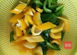 彩椒炒肉的做法图解1