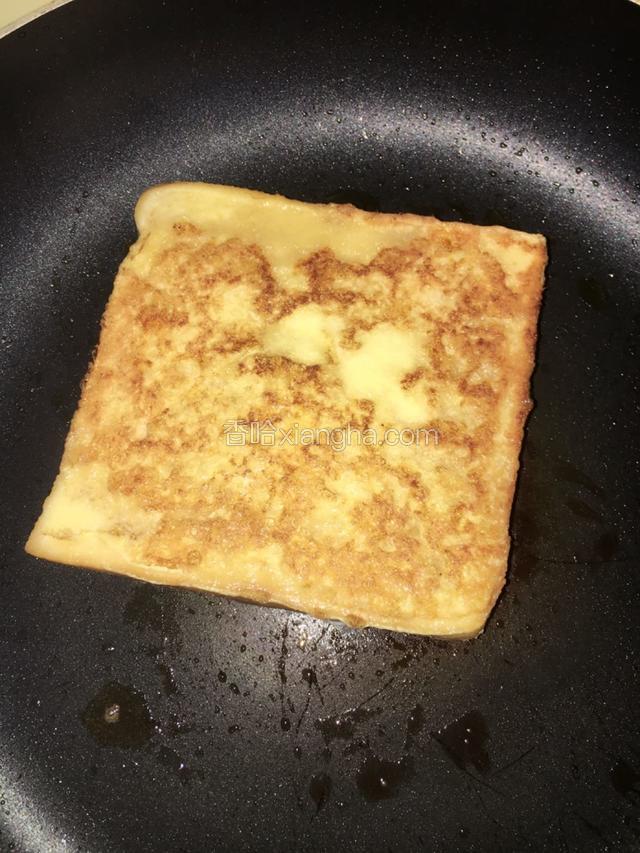 下锅小火煎至两金黄即可