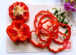 彩椒培根蛋饼圈的做法图解5