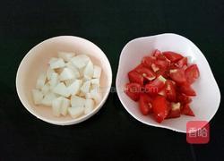 西红柿萝卜汤的做法图解1
