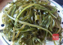 凉拌红椒豇豆海带丝的做法图解1