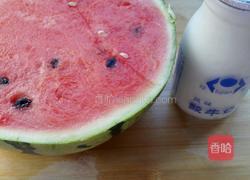 酸奶西瓜汁的做法图解1