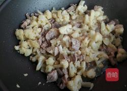 花菜炒肉的做法图解5