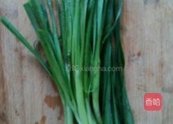 绿豆芽炒韭菜的做法图解2