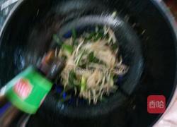 绿豆芽炒韭菜的做法图解11