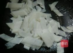 白萝卜炒肉片的做法图解3