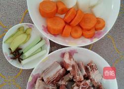 红白萝卜炖排骨的做法图解1