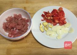 西兰花炒肉的做法图解3