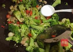 西兰花炒肉的做法图解7