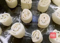 芝麻花卷的做法图解4