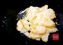彩色圣女果炒鸡蛋的做法图解4