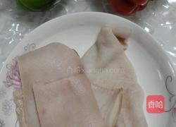 彩椒炒猪皮的做法图解1