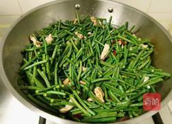 豇豆炒肉丝的做法图解5