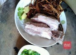 茶树菇肉骨头汤的做法图解1
