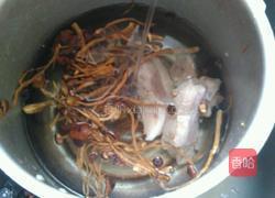 茶树菇肉骨头汤的做法图解2