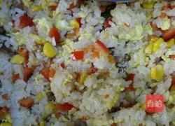 五彩斑斓炒饭的做法图解2