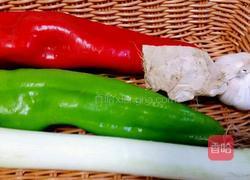 双椒炒猪皮的做法图解2