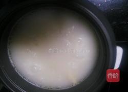 皮蛋瘦肉火腿鸡蛋粥的做法图解4
