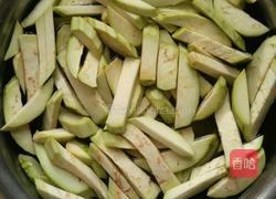 香酥椒盐茄条的做法图解3