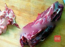 卤牛肉的做法图解1