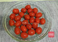 糖浸圣女果的做法图解1