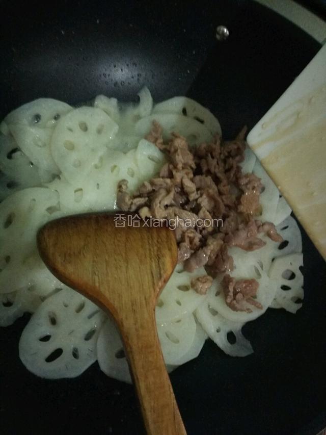 再下肉片，翻炒一下即可出锅