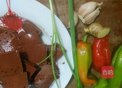 双椒炒猪血的做法图解1