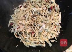 梅干菜炒卷心菜的做法图解5