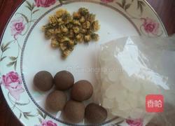 桂圆菊花茶的做法图解1