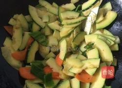 鹅肉炒南瓜的做法图解4