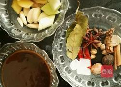 家常卤鸡脖的做法图解1