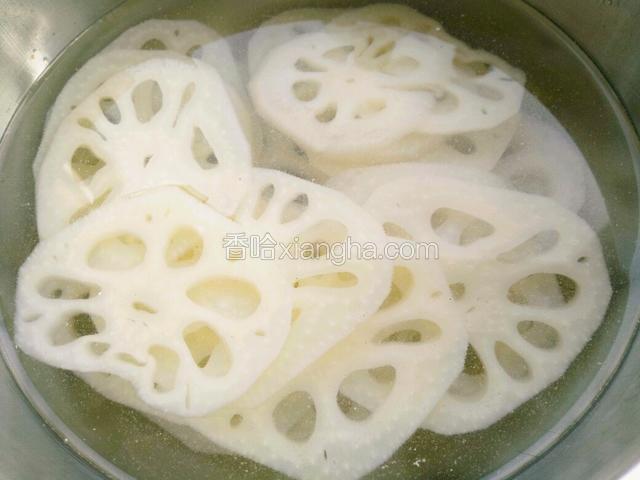 捞出放入凉开水里