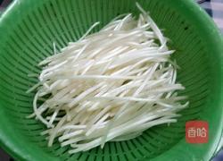 凉拌绿豆芽的做法图解2