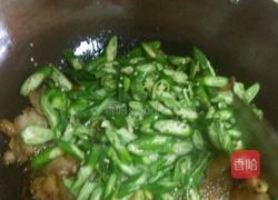 尖椒回锅肉的做法图解7