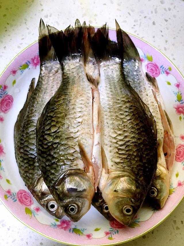准备食材（洗净备用）