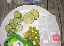 黄瓜青提的做法图解1