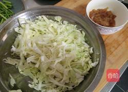 鸡肉炒卷心菜的做法图解1