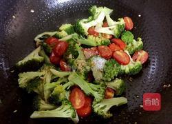 圣女果炒西兰花的做法图解8
