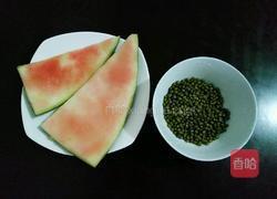 西瓜皮绿豆甜汤的做法图解1