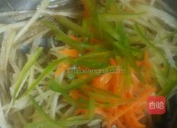 凉拌西瓜皮黄瓜的做法图解5