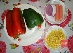 彩椒火腿炒玉米的做法图解1