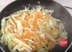 卷心菜萝卜丝炒蛋的做法图解5